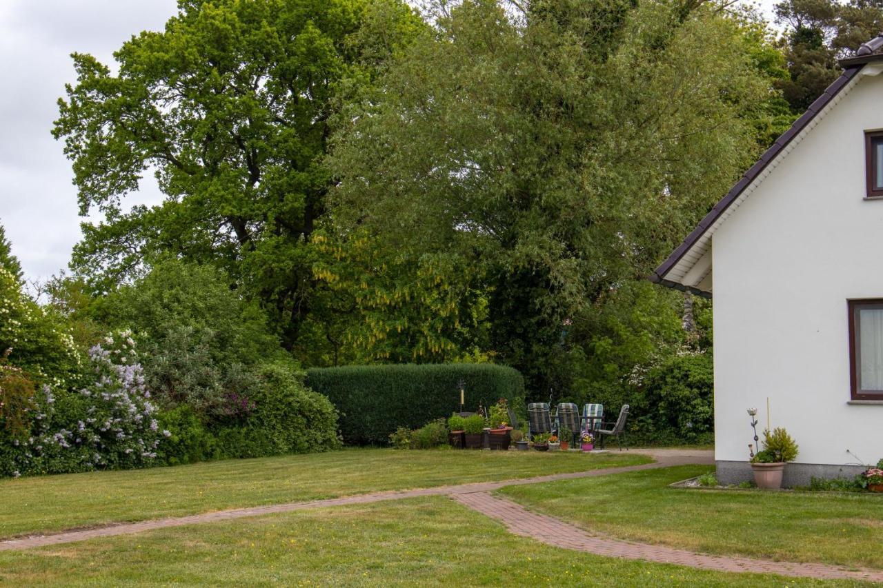Urlaubs-Appartement Am Dorfrand Wieck Eksteriør bilde